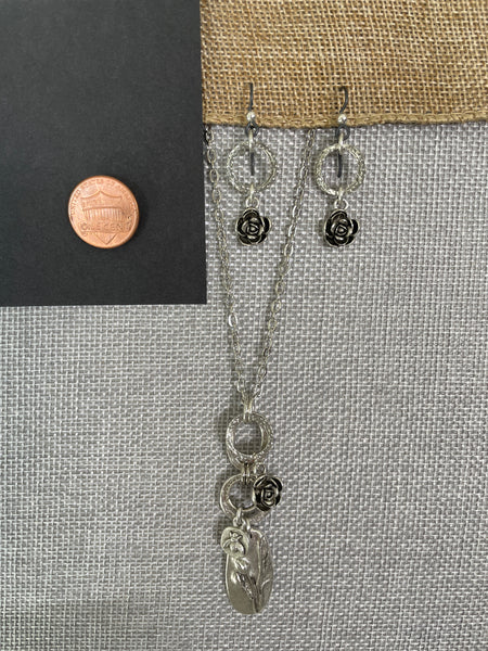 Nature charm pendant and earrings set.